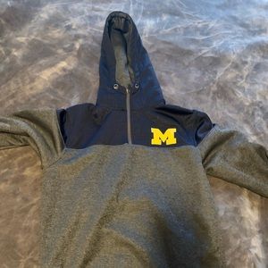 Michigan wolverines hoodie medium